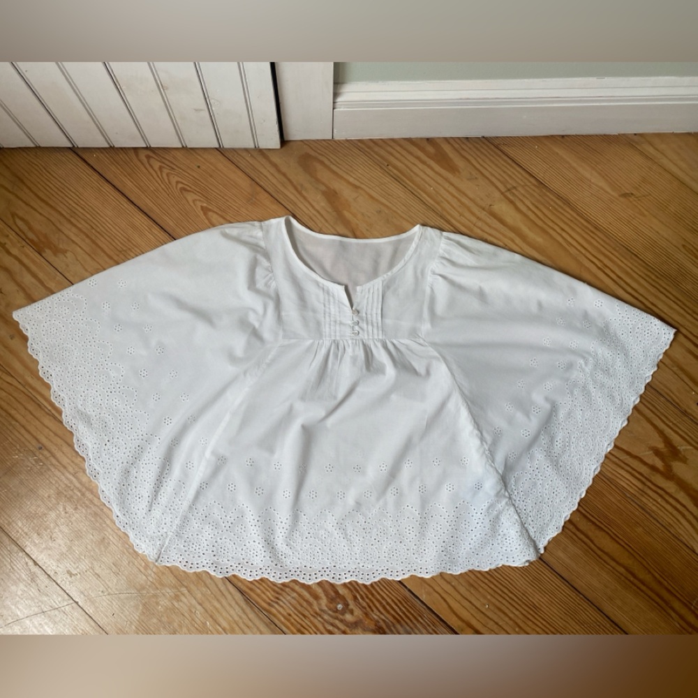 Elegant White Blouse with Flowy Design Eyelet Lace 100% Cotton Size XS - Picture 9 of 10